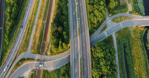 Dutch Government Speeds to New ECM System with Controlled Migration